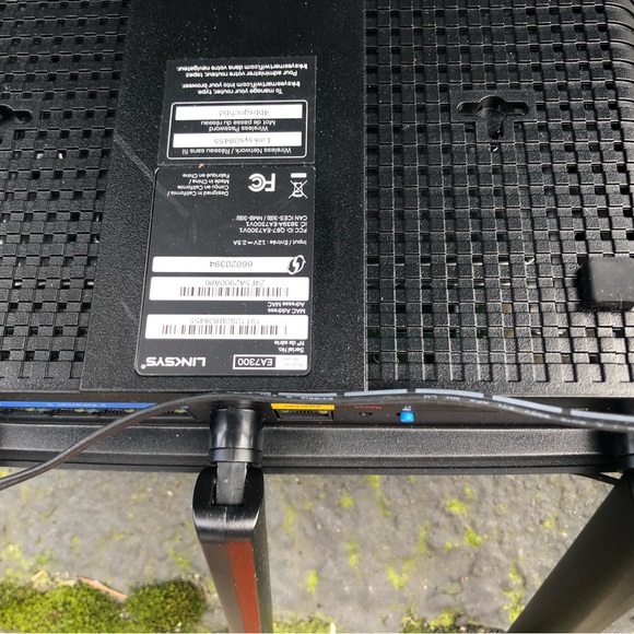 Linksys Max-Stream AC1750 4-Ports Ethernet 3x3 Dual Band 802.11 Wireless Router - Picture 9 of 14